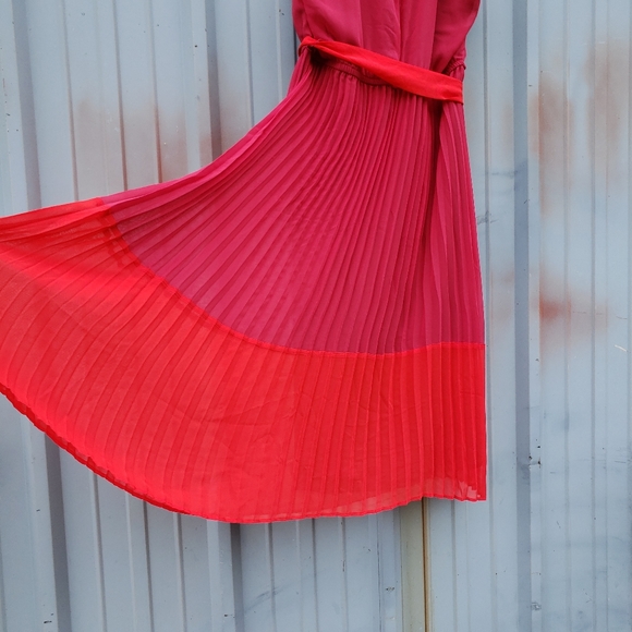 Lane Bryant Pleated Colorblock Fit & Flair Dress Size 16 - Picture 3 of 7